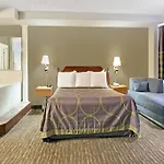 Super 8 Dallas Love Field Market Center