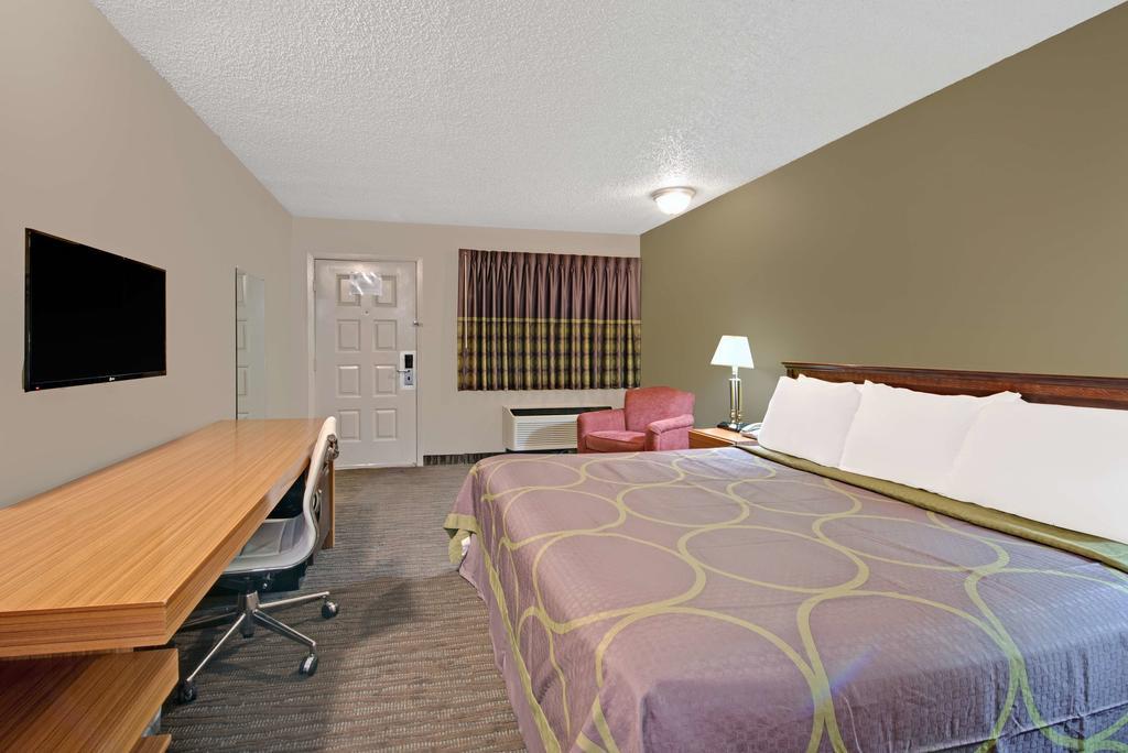 Hotel Super 8 Field Market Center 2*