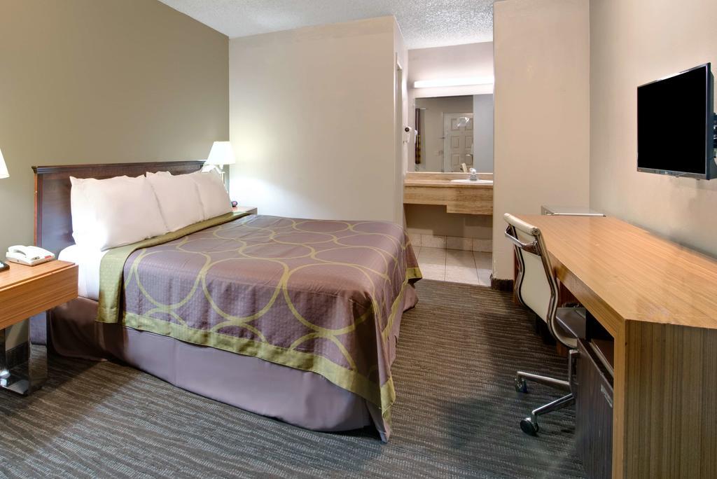Hotel Super 8 Field Market Center Dallas