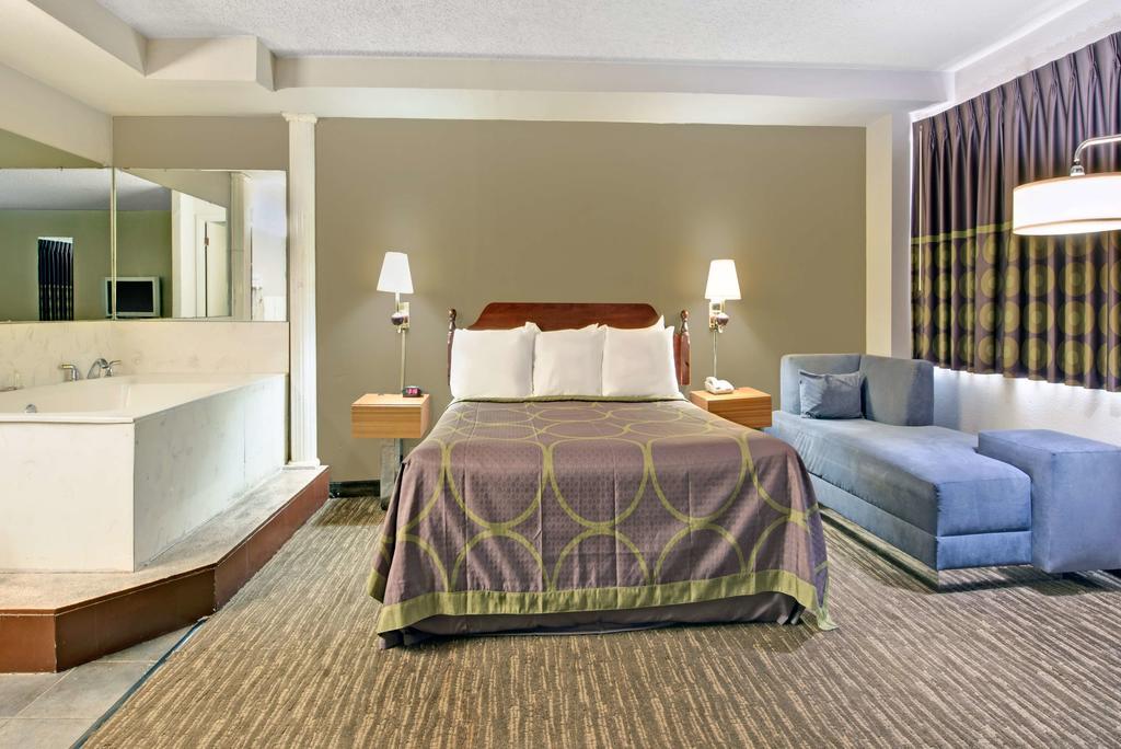 Hotel Super 8 Field Market Center Dallas