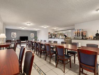 Super 8 Field Market Center Hotel