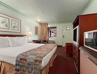 Super 8 Field Market Center Hotel