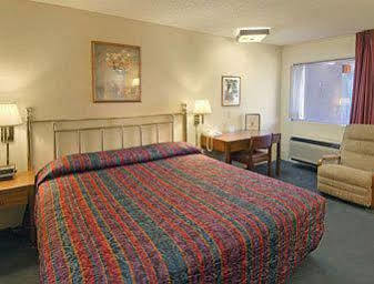 Super 8 Field Market Center Hotel